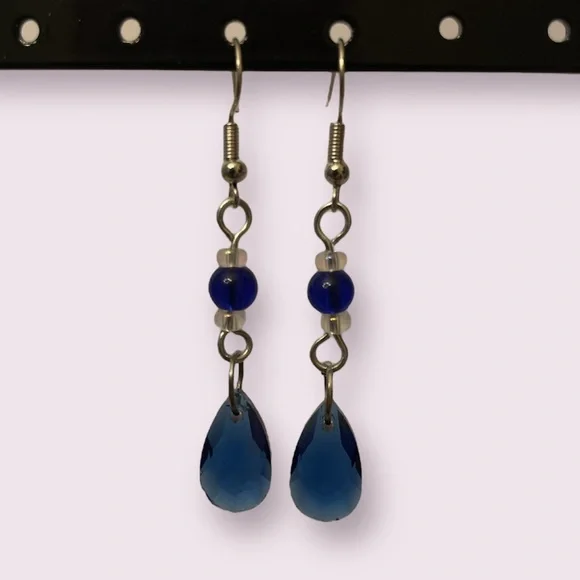 2/26/23 - 3 for $15 raindrop earrings - Picture 1 of 1